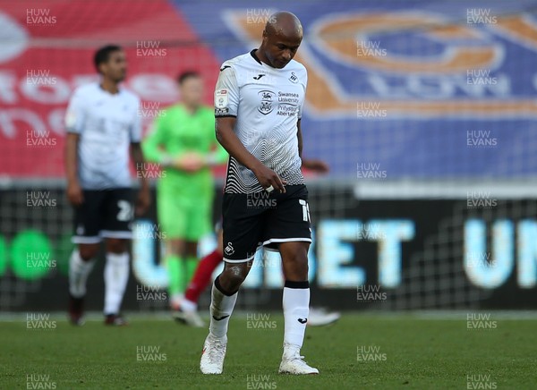 171020 - Swansea City v Huddersfield Town - SkyBet Championship - A dejected Andre Ayew of Swansea City
