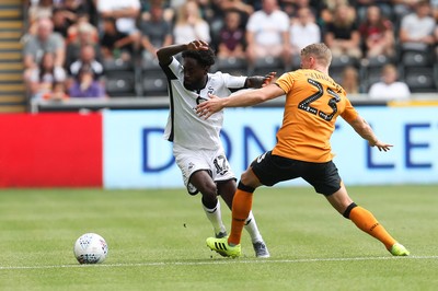 030819 - Swansea City v Hull City, Sky Bet Championship - Nathan Dyer of Swansea City takes on Stephen Kingsley of Hull City