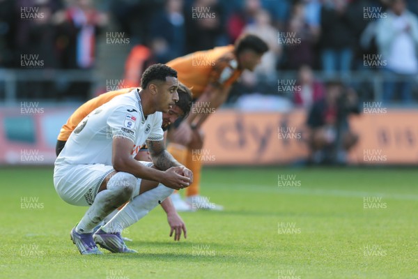 130925 - Swansea City v Hull City - Sky Bet Championship - Adam Idah of Swansea City