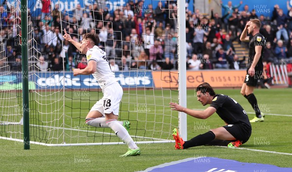 170922 - Swansea City v Hull City, Sky Bet Championship - Luke Cundle of Swansea City scores and celebrates after scoring the second goal