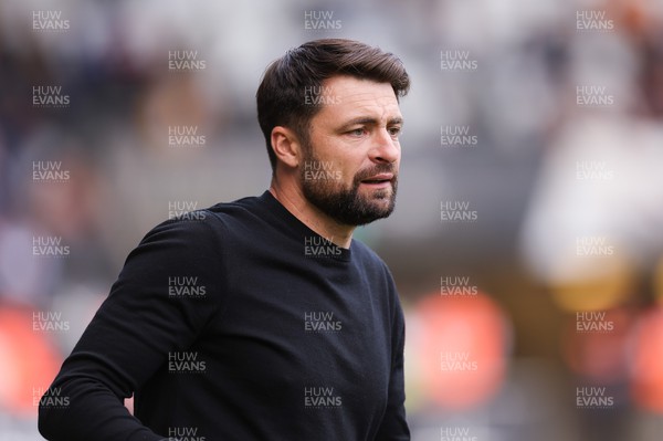 170922 - Swansea City v Hull City, Sky Bet Championship - Swansea City head coach Russell Martin reacts during the match