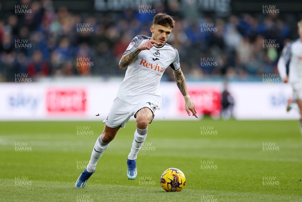 251123 - Swansea City v Hull City - SkyBet Championship - Jamie Paterson of Swansea City on his way to score a goal