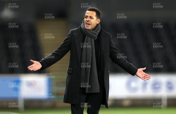 251123 - Swansea City v Hull City - SkyBet Championship - Hull City Manager Liam Rosenior 