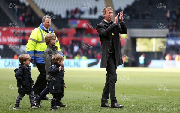 270419 - Swansea City v Hull City - SkyBet Championship - Swansea City Manager Graham Potter waves to fans with his children
