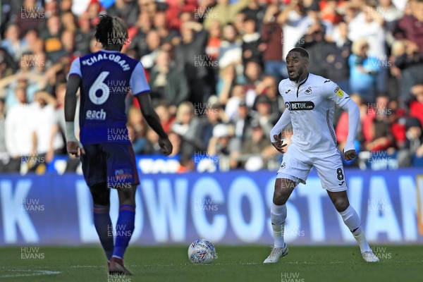 061018 - Swansea City v Ipswich Town, EFL Championship - Leroy Fer of Swansea City in action