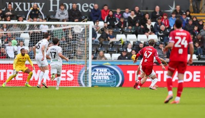 081125 - Swansea City v Ipswich Town, EFL Sky Bet Championship - Jack Clarke of Ipswich shoots to score goal
