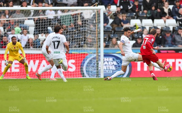 081125 - Swansea City v Ipswich Town, EFL Sky Bet Championship - Jack Clarke of Ipswich shoots to score goal