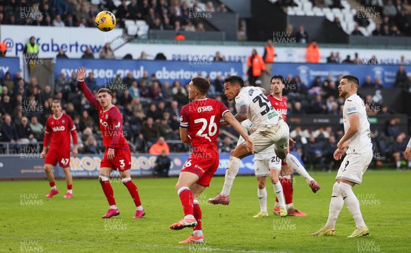 081125 - Swansea City v Ipswich Town, EFL Sky Bet Championship - Ronald of Swansea City heads towards goal