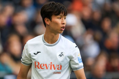 041025 - Swansea City v Leicester City - Sky Bet Championship - Eom Ji-Sung of Swansea City