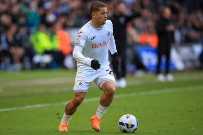 041025 - Swansea City v Leicester City - Sky Bet Championship - Manuel Benson of Swansea City
