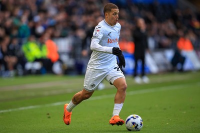 041025 - Swansea City v Leicester City - Sky Bet Championship - Manuel Benson of Swansea City