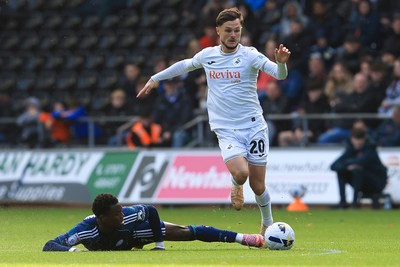 041025 - Swansea City v Leicester City - Sky Bet Championship - Liam Cullen of Swansea City