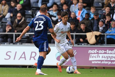 041025 - Swansea City v Leicester City - Sky Bet Championship - Eom Ji-Sung of Swansea City
