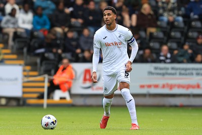 041025 - Swansea City v Leicester City - Sky Bet Championship - Ben Cabango of Swansea City