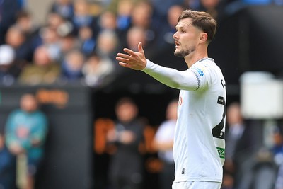 041025 - Swansea City v Leicester City - Sky Bet Championship - Liam Cullen of Swansea City