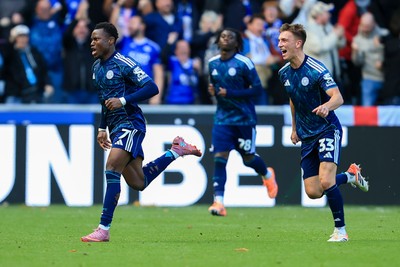 041025 - Swansea City v Leicester City - Sky Bet Championship - Abdul Fatawu of Leicester City celebrates after scoring