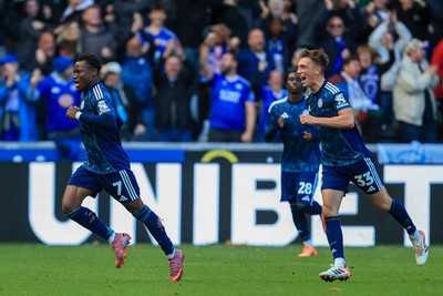 041025 - Swansea City v Leicester City - Sky Bet Championship - Abdul Fatawu of Leicester City celebrates after scoring