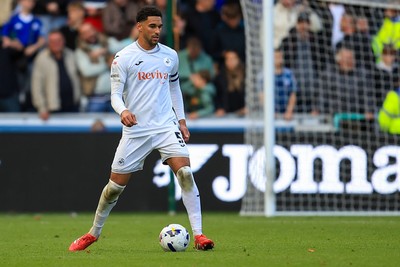 041025 - Swansea City v Leicester City - Sky Bet Championship - Ben Cabango of Swansea City