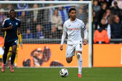 041025 - Swansea City v Leicester City - Sky Bet Championship - Ben Cabango of Swansea City