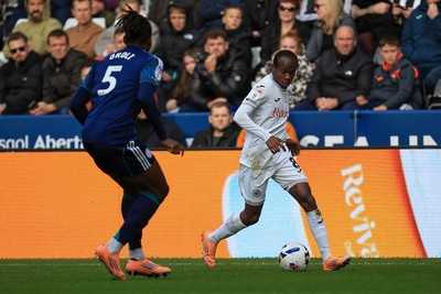 041025 - Swansea City v Leicester City - Sky Bet Championship - Malick Yalcouyé of Swansea City