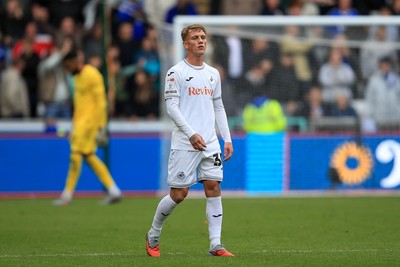 041025 - Swansea City v Leicester City - Sky Bet Championship - Ethan Galbraith of Swansea City