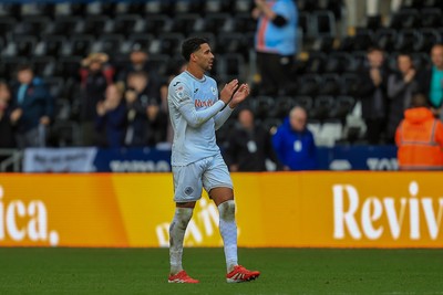 041025 - Swansea City v Leicester City - Sky Bet Championship - Ben Cabango of Swansea City claps fans after the game