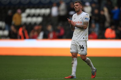 041025 - Swansea City v Leicester City - Sky Bet Championship - Josh Tymon of Swansea City claps fans after the game