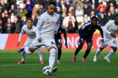 041025 - Swansea City v Leicester City - Sky Bet Championship - Adam Idah of Swansea City  scores