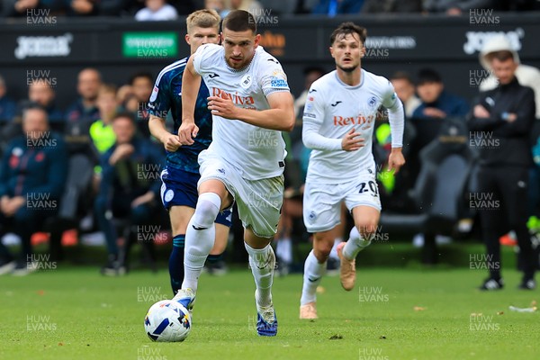 041025 - Swansea City v Leicester City - Sky Bet Championship - Žan Vipotnik of Swansea City