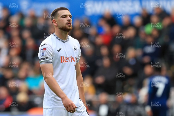 041025 - Swansea City v Leicester City - Sky Bet Championship - Žan Vipotnik of Swansea City