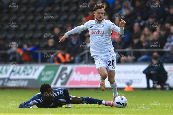 041025 - Swansea City v Leicester City - Sky Bet Championship - Liam Cullen of Swansea City