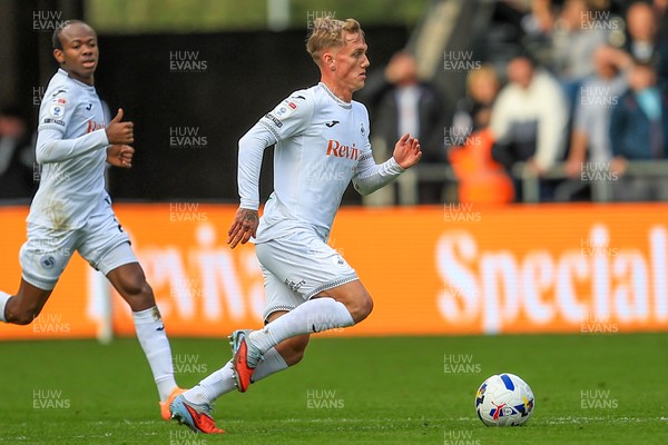 041025 - Swansea City v Leicester City - Sky Bet Championship - Ethan Galbraith of Swansea City