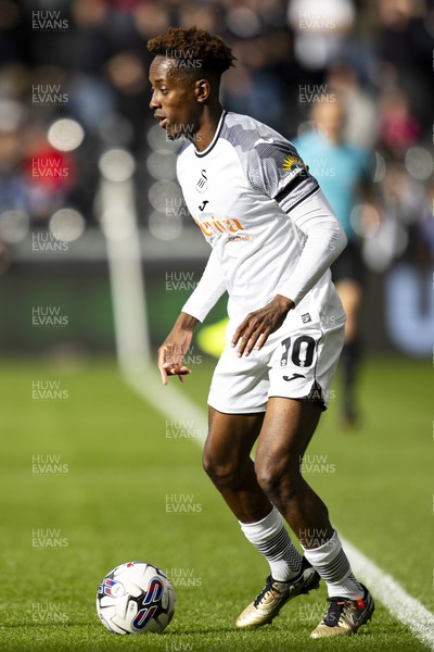 211023 - Swansea City v Leicester City - Sky Bet Championship - Jamal Lowe of Swansea City in action