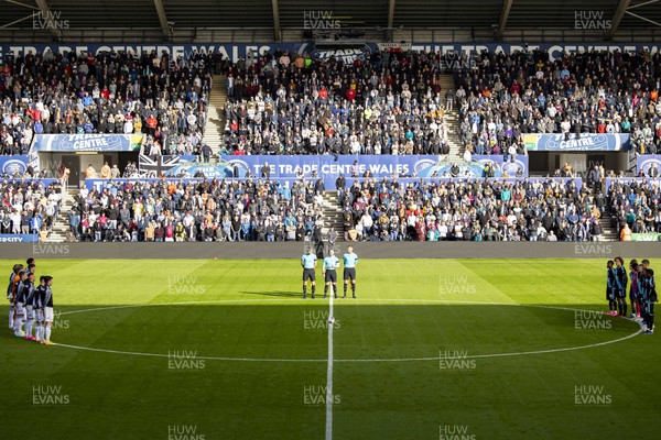 211023 - Swansea City v Leicester City - Sky Bet Championship - Minutes Silence for Aberfan ahead of kick off 
