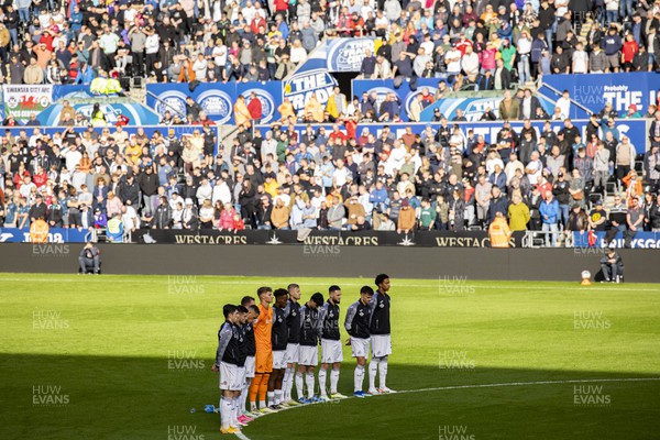 211023 - Swansea City v Leicester City - Sky Bet Championship - Minutes Silence for Aberfan ahead of kick off 