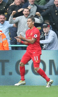 011016 - Swansea City v Liverpool, Premier League - Roberto Firmino of Liverpool celebrates after scoring goal