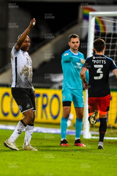 051220 - Swansea City v Luton Town - Sky Bet Championship - Andre Ayew of Swansea City reacts 