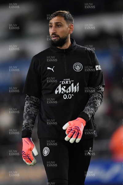 291025 - Swansea City v Manchester City - Carabao Cup Round 4 - Gianluigi Donnarumma of Manchester City