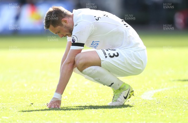 020417 - Swansea City v Middlesbrough, Premier League - Gylfi Sigurdsson of Swansea City at the end of the match