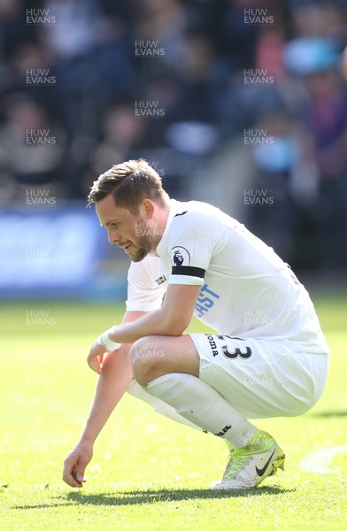 020417 - Swansea City v Middlesbrough, Premier League - Gylfi Sigurdsson of Swansea City at the end of the match