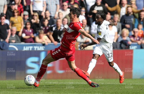060419 - Swansea City v Middlesbrough, Premier League - Nathan Dyer of Swansea City fires a shot at goal