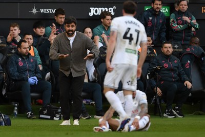 060426 - Swansea City v Middlesbrough - Sky Bet Championship - Vitor Matos, Swansea Head Coach reacts