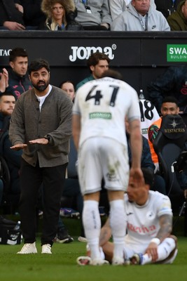 060426 - Swansea City v Middlesbrough - Sky Bet Championship - Vitor Matos, Swansea Head Coach reacts