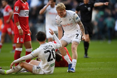 060426 - Swansea City v Middlesbrough - Sky Bet Championship - Melker Widell of Swansea City celebrates with Liam Cullen after earning his side a penalty