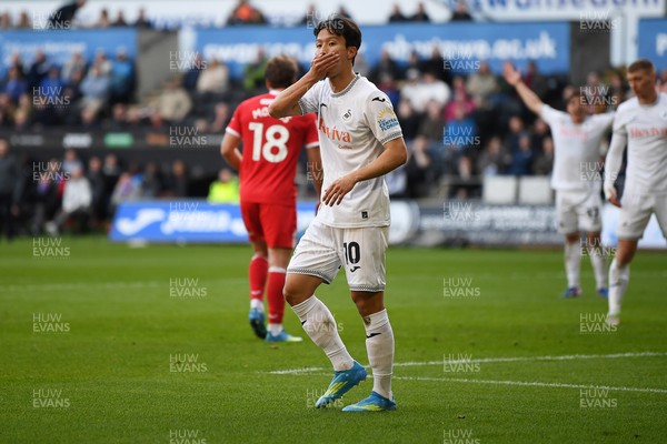 060426 - Swansea City v Middlesbrough - Sky Bet Championship - Eom Ji-Sung of Swansea City goes close