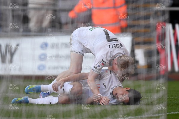 060426 - Swansea City v Middlesbrough - Sky Bet Championship - Eom Ji-Sung of Swansea City goes down in the box to get his side a penalty