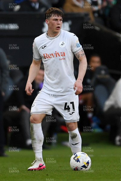 060426 - Swansea City v Middlesbrough - Sky Bet Championship - Sam Parker of Swansea City