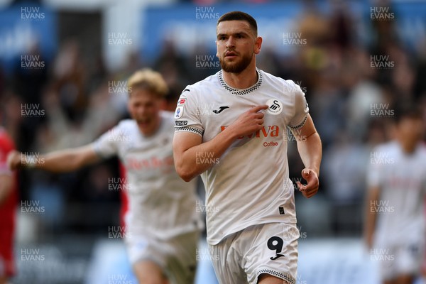 060426 - Swansea City v Middlesbrough - Sky Bet Championship - Zan Vipotnik of Swansea City scores from the penalty spot to equalise the game