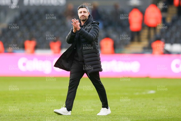 080325 - Swansea City v Middlesbrough - Sky Bet Championship - Swansea City interim manager Alan Sheehan applauds the fans at the end of the game