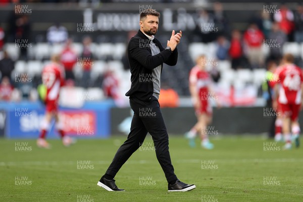 230422 - Swansea City v Middlesbrough - SkyBet Championship - Swansea City Manager Russell Martin thanks the fans at full time